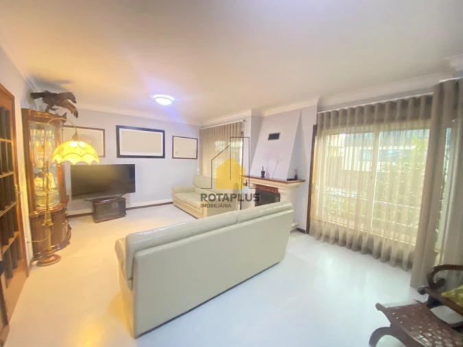 Moradia T4 para Venda em Cidade da Maia Foto 9