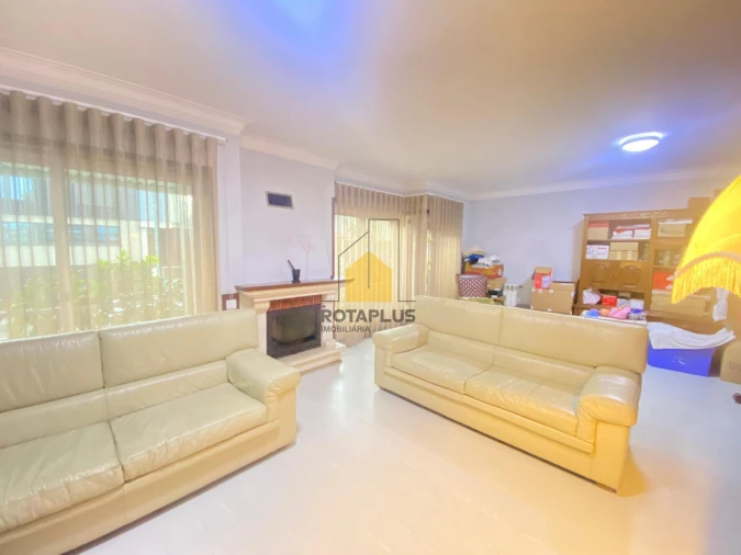 Moradia T4 para Venda em Cidade da Maia Foto 7