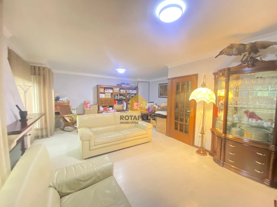 Moradia T4 para Venda em Cidade da Maia Foto 8