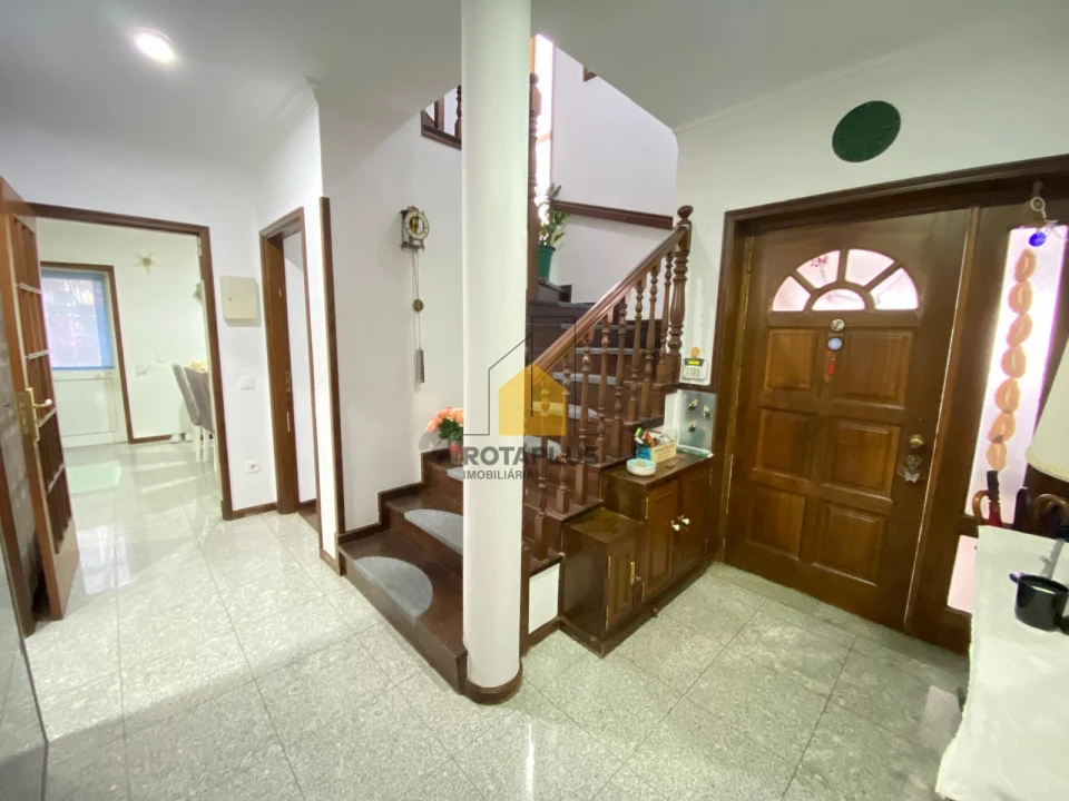 Moradia T4 para Venda em Cidade da Maia Foto 5