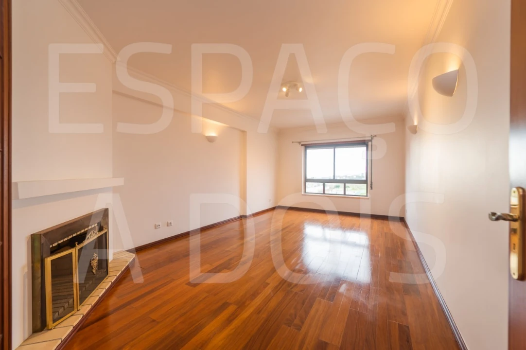 Apartamento T2 para Arrendamento em Cacém e São Marcos Foto 1