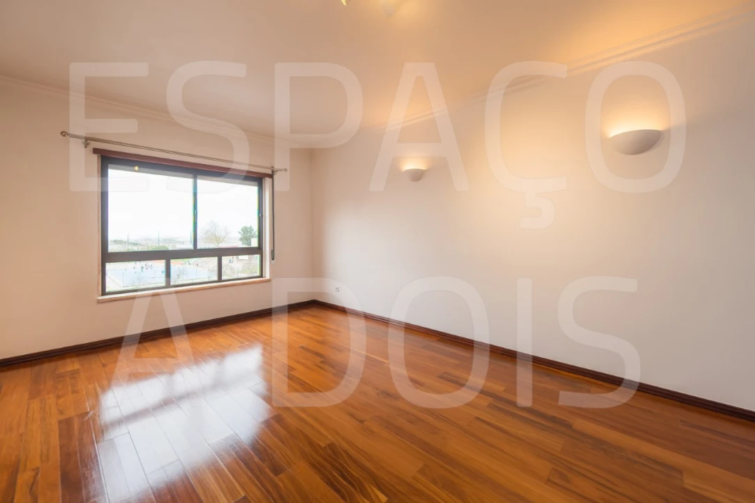 Apartamento T2 para Arrendamento em Cacém e São Marcos Foto 8