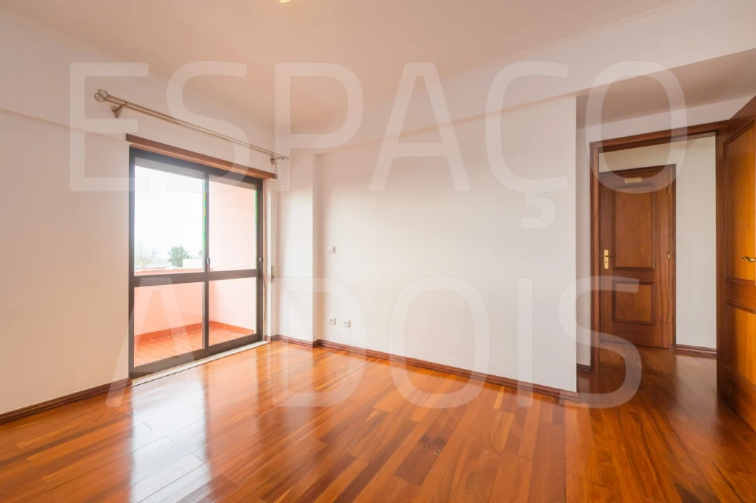 Apartamento T2 para Arrendamento em Cacém e São Marcos Foto 27