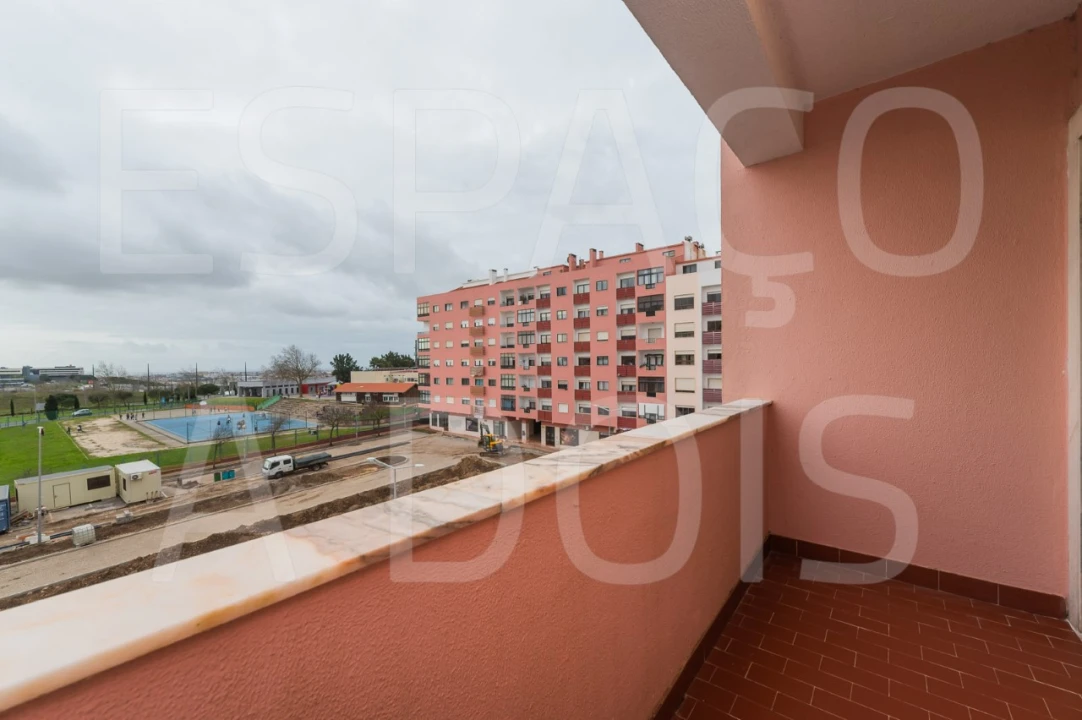 Apartamento T2 para Arrendamento em Cacém e São Marcos Foto 32