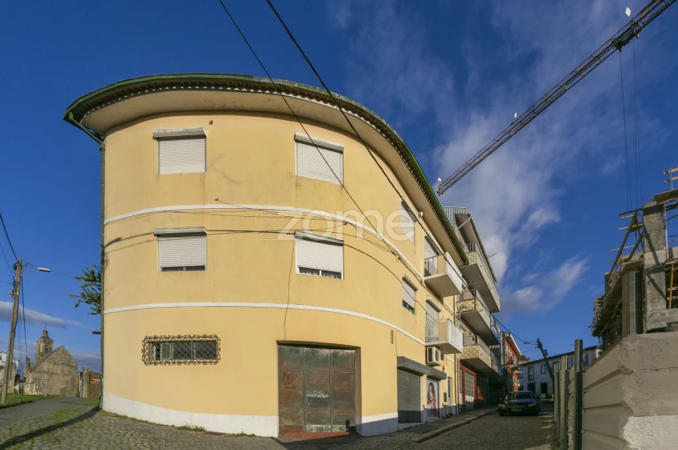 Prédio para Venda em Peso da Régua e Godim Foto 2