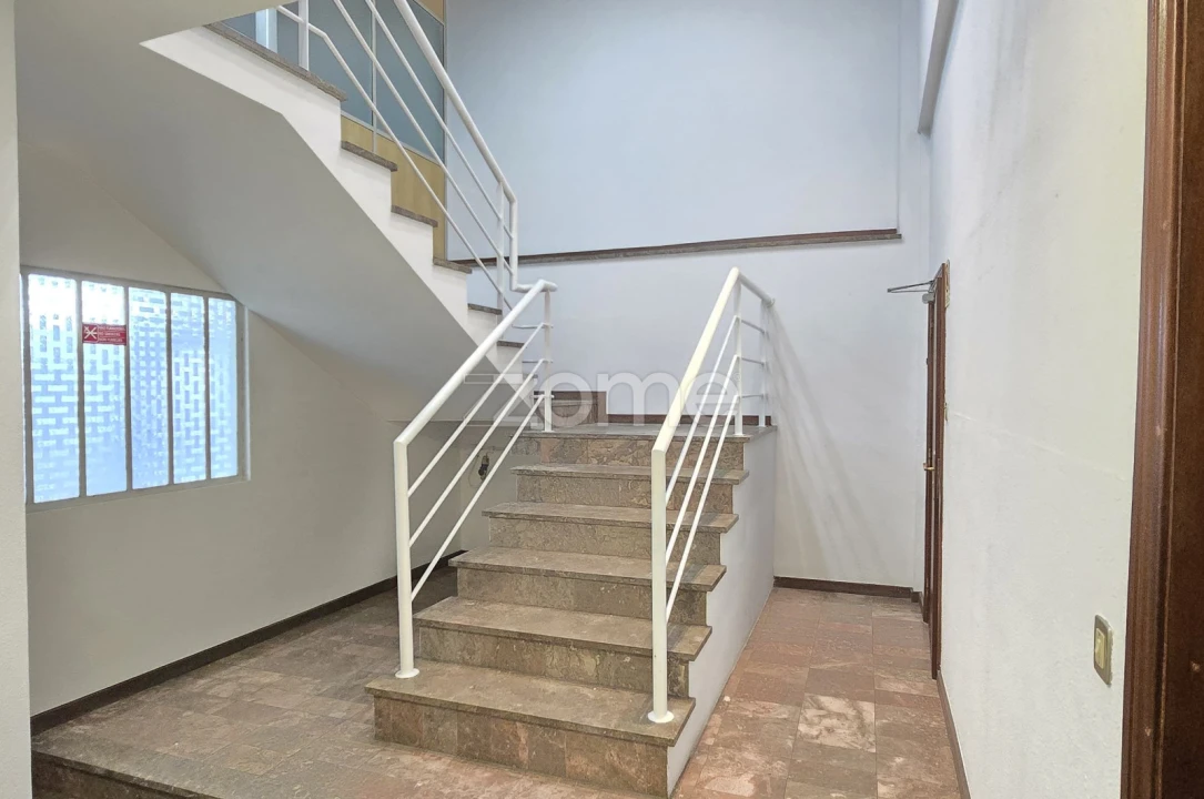 Terreno Comércio / Armazém para Arrendamento em São João da Madeira Foto 6