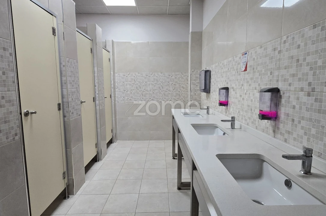 Terreno Comércio / Armazém para Arrendamento em São João da Madeira Foto 44