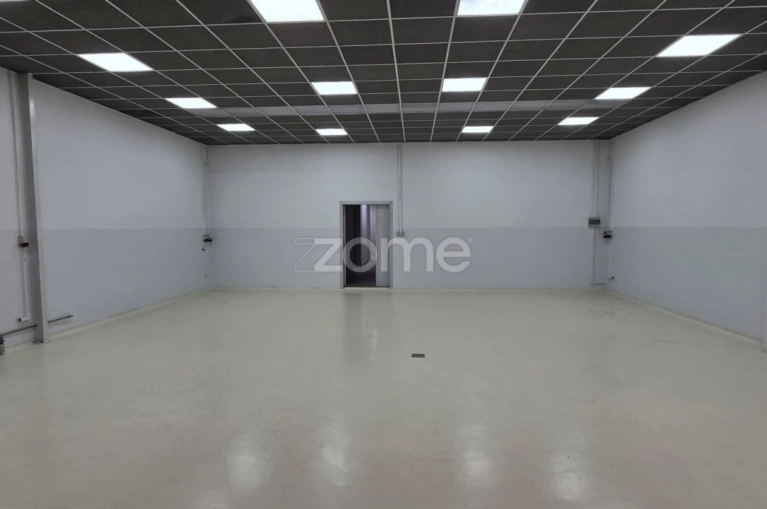 Terreno Comércio / Armazém para Arrendamento em São João da Madeira Foto 38