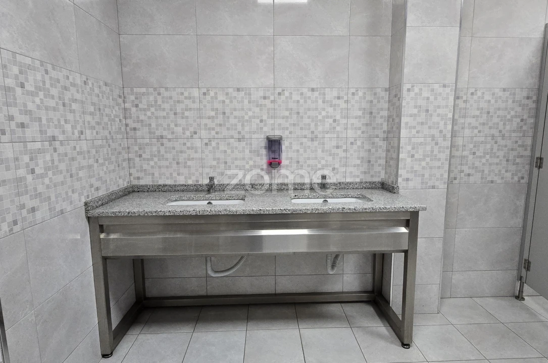 Terreno Comércio / Armazém para Arrendamento em São João da Madeira Foto 43