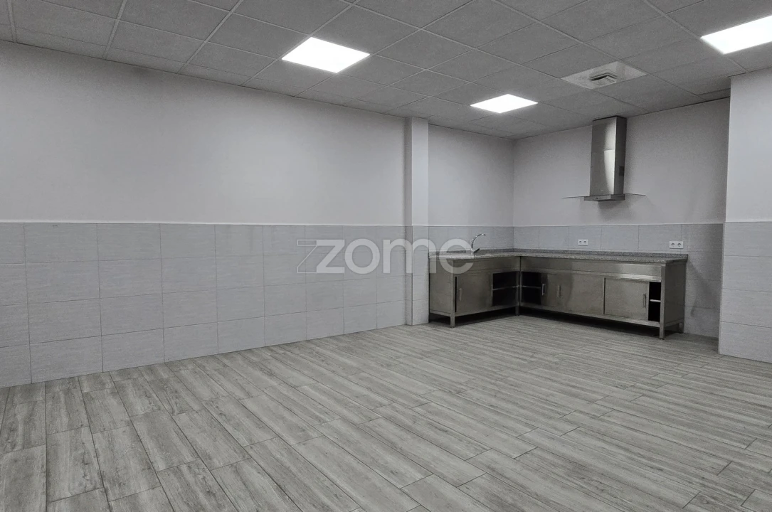 Terreno Comércio / Armazém para Arrendamento em São João da Madeira Foto 49