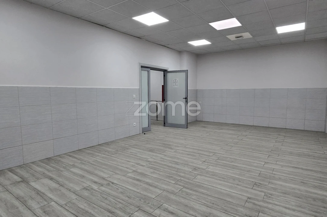 Terreno Comércio / Armazém para Arrendamento em São João da Madeira Foto 51