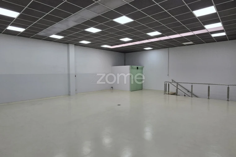 Terreno Comércio / Armazém para Arrendamento em São João da Madeira Foto 40