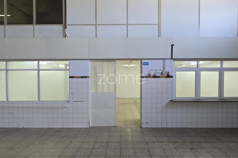 Terreno Comércio / Armazém para Arrendamento em São João da Madeira Foto 26