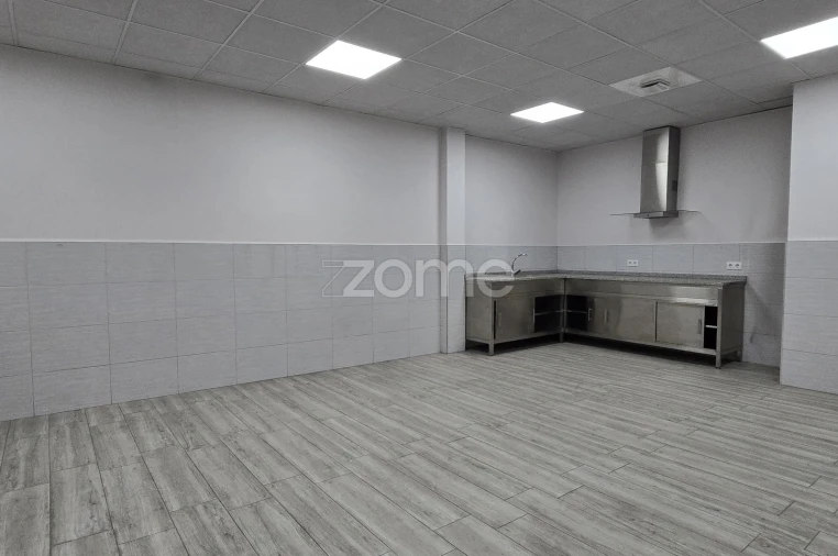 Terreno Comércio / Armazém para Arrendamento em São João da Madeira Foto 49