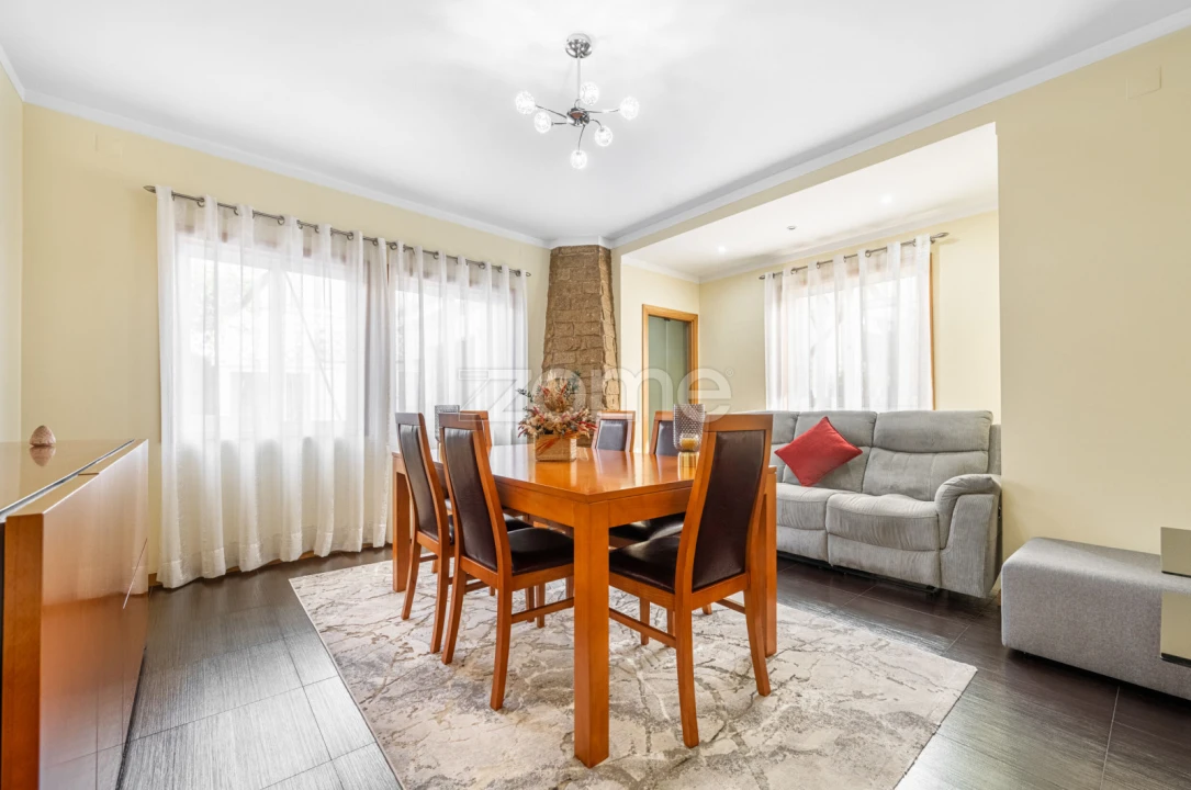 Moradia T4 para Venda em Pedrouços Foto 1