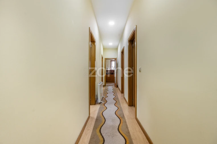 Moradia T4 para Venda em Pedrouços Foto 11