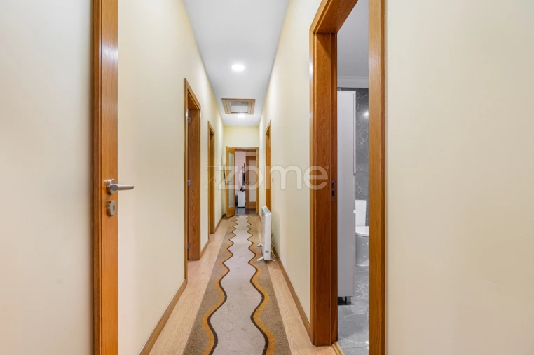 Moradia T4 para Venda em Pedrouços Foto 14