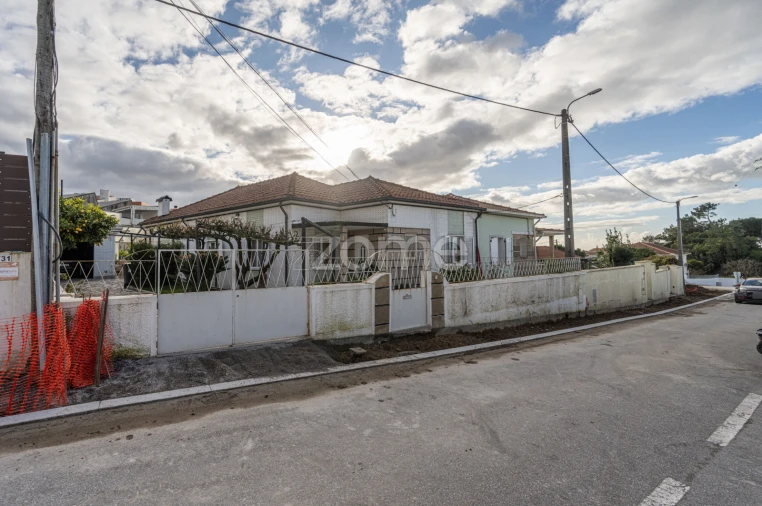 Moradia T4 para Venda em Pedrouços Foto 3