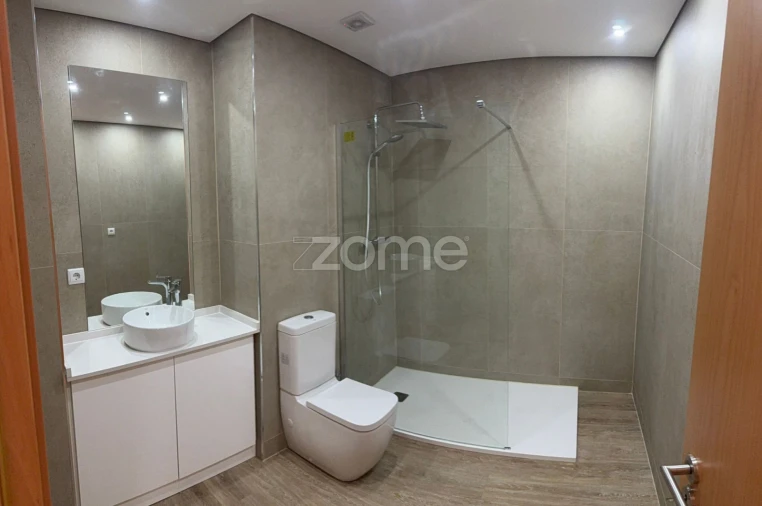 Apartamento T2 para Venda em Fânzeres e São Pedro da Cova Foto 4