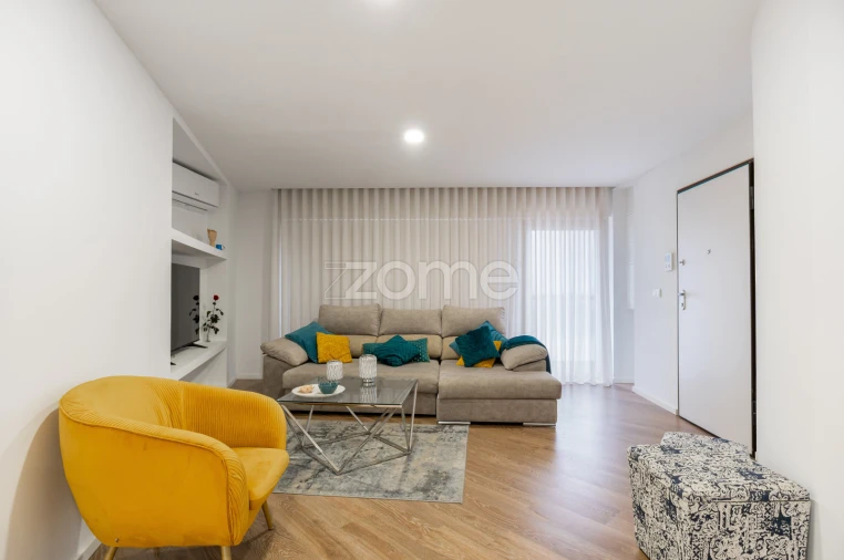 Apartamento T3 para Arrendamento em Baguim do Monte (Rio Tinto) Foto 2