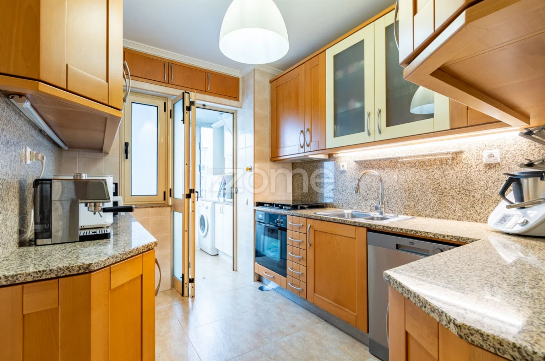 Apartamento T4 para Venda em Cidade da Maia Foto 3