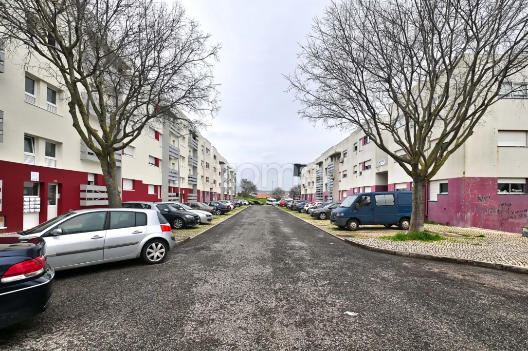 Apartamento T3 para Venda em São Domingos de Rana Foto 19