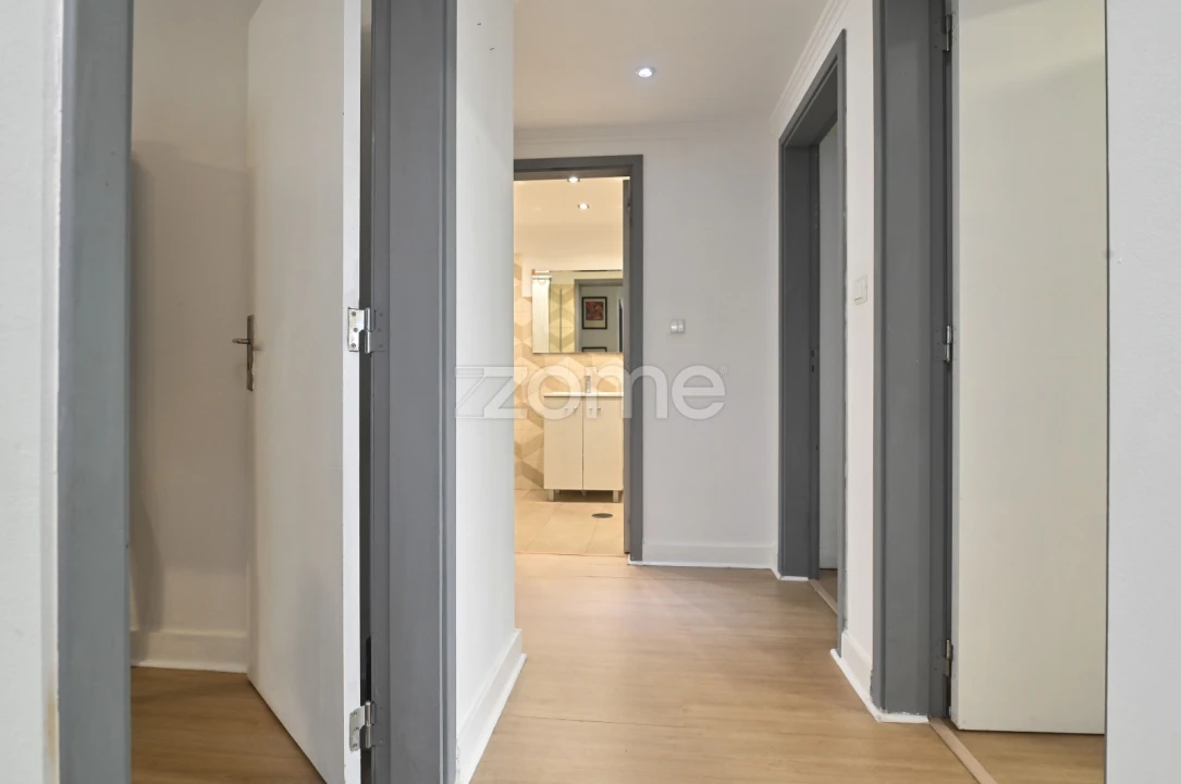 Apartamento T3 para Venda em São Domingos de Rana Foto 3