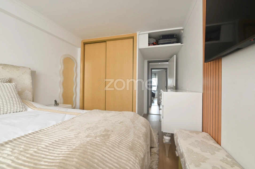 Apartamento T3 para Venda em São Domingos de Rana Foto 11