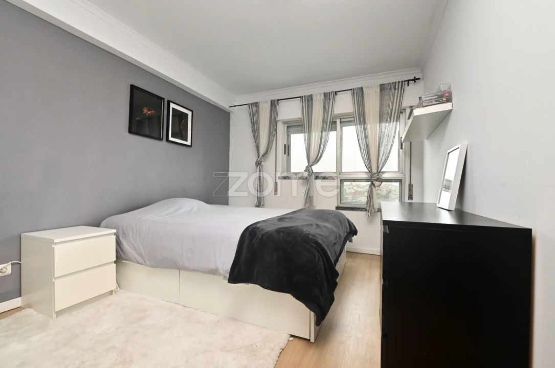 Apartamento T3 para Venda em São Domingos de Rana Foto 12