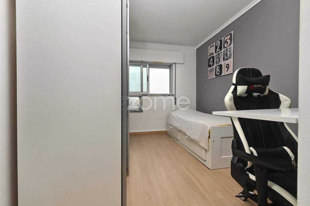 Apartamento T3 para Venda em São Domingos de Rana Foto 15