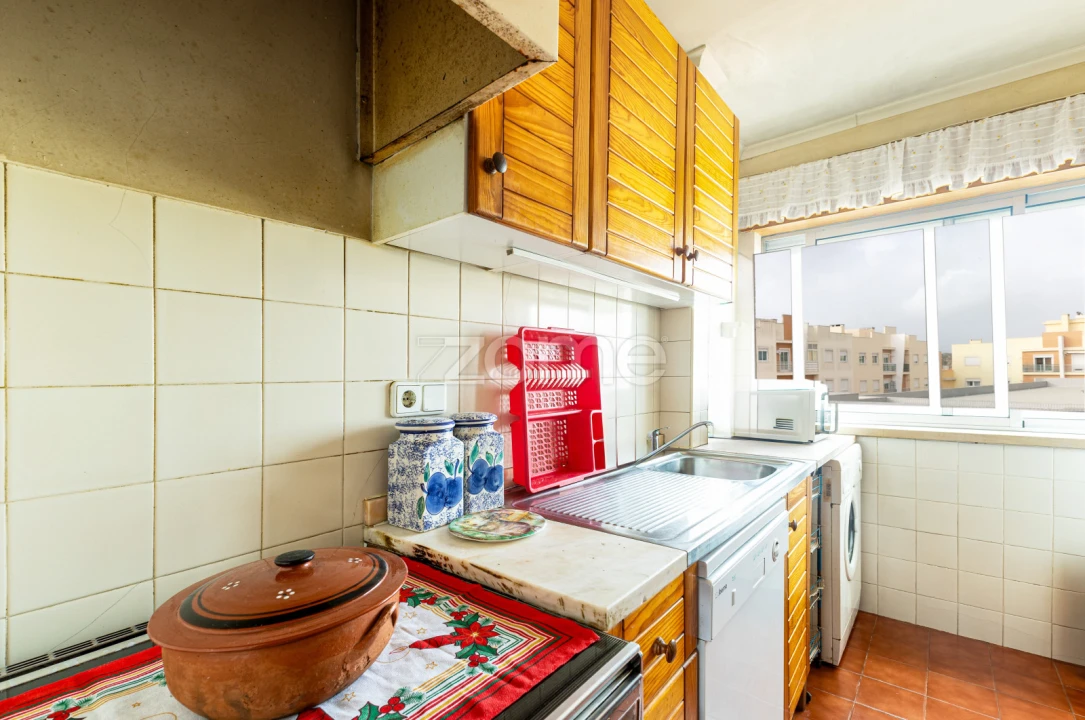 Apartamento T1 para Venda em São Domingos de Rana Foto 6