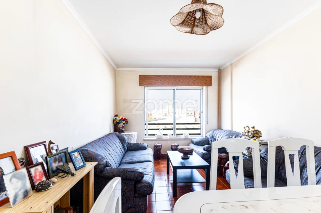 Apartamento T1 para Venda em São Domingos de Rana Foto 8