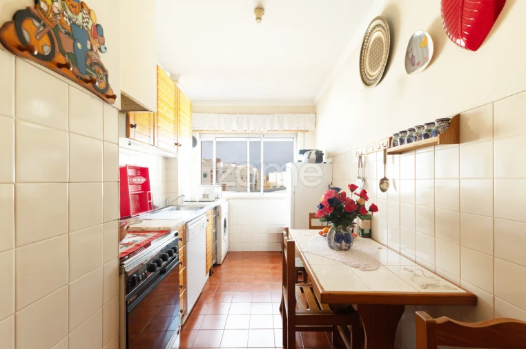 Apartamento T1 para Venda em São Domingos de Rana Foto 5