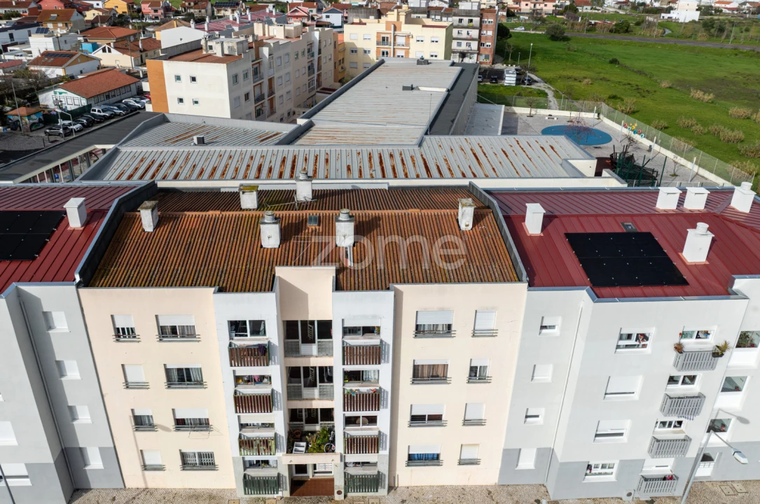 Apartamento T1 para Venda em São Domingos de Rana Foto 3