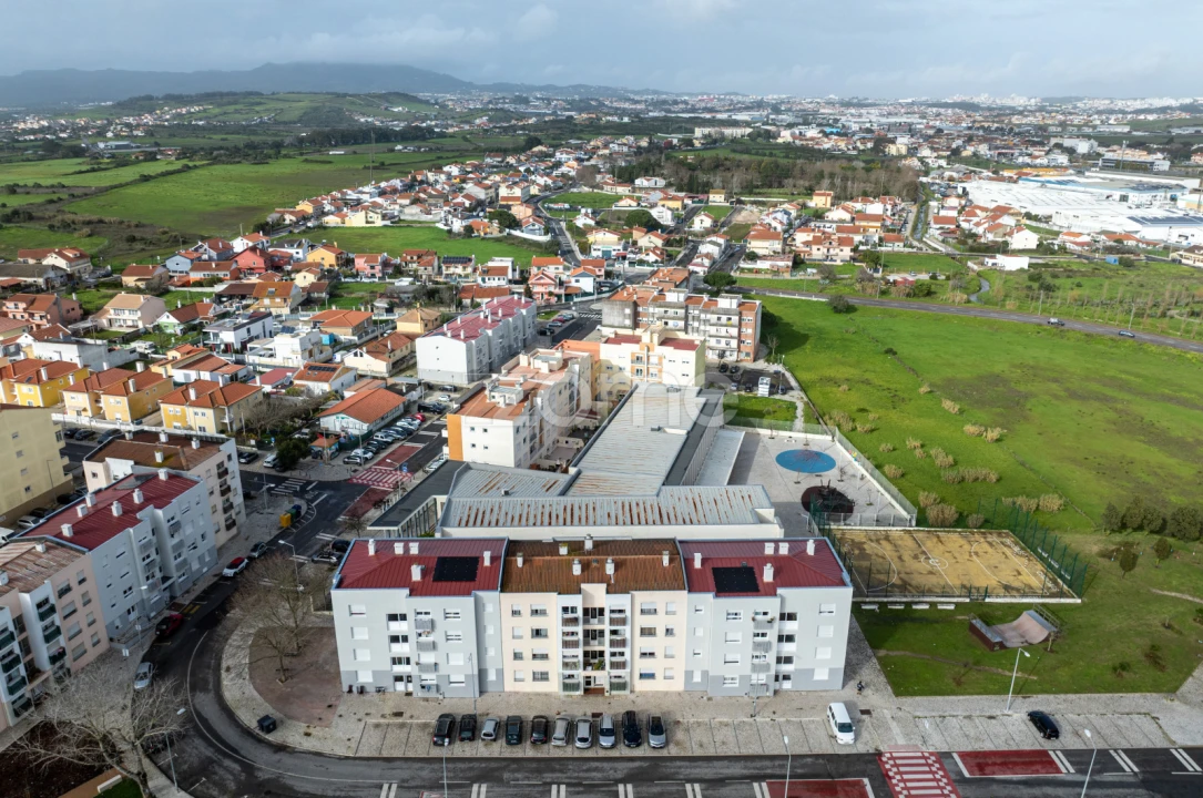 Apartamento T1 para Venda em São Domingos de Rana Foto 2