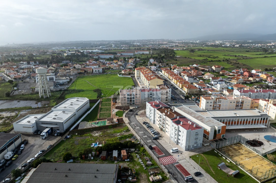Apartamento T1 para Venda em São Domingos de Rana Foto 17
