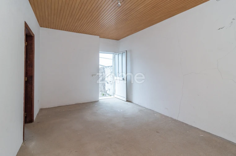 Moradia T2 para Venda em Maiorca Foto 32