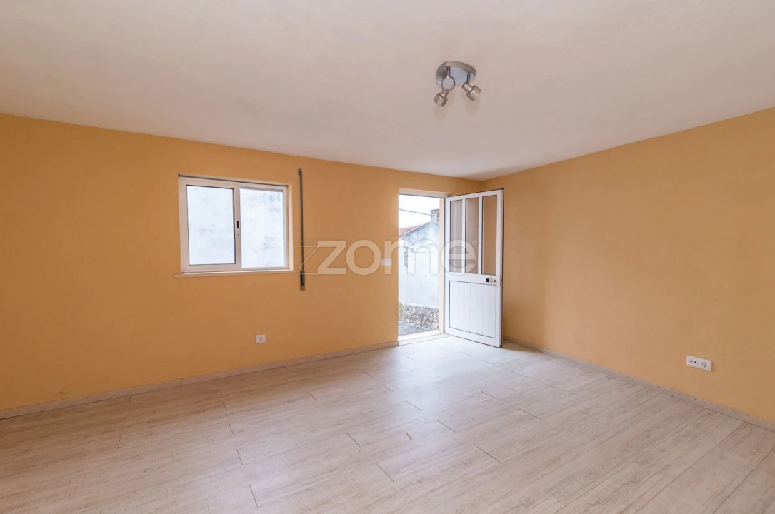 Moradia T2 para Venda em Maiorca Foto 25