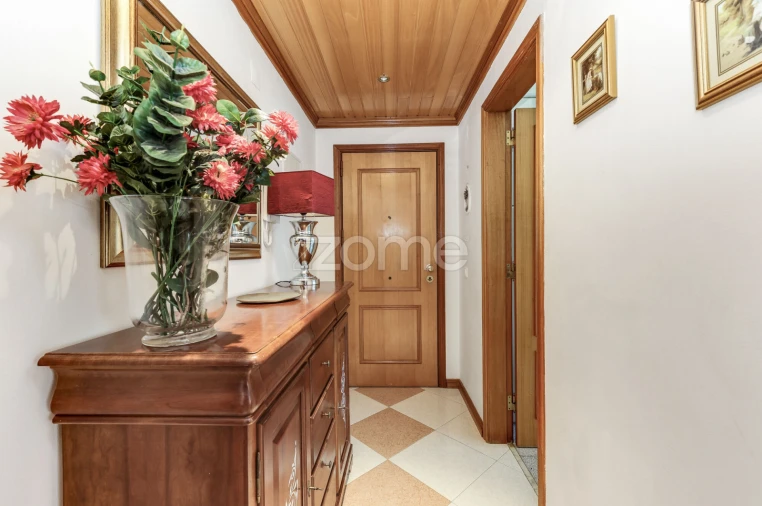 Apartamento T2 para Venda em São Domingos de Rana Foto 5