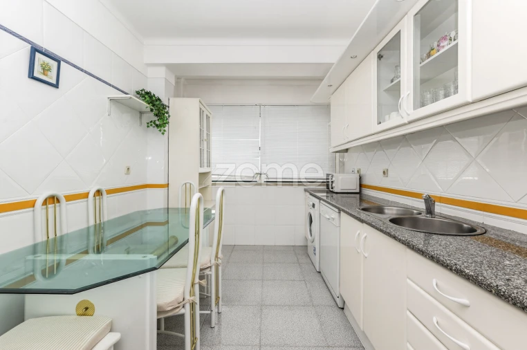 Apartamento T2 para Venda em São Domingos de Rana Foto 7