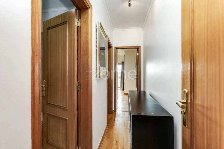 Apartamento T2 para Venda em São Domingos de Rana Foto 9