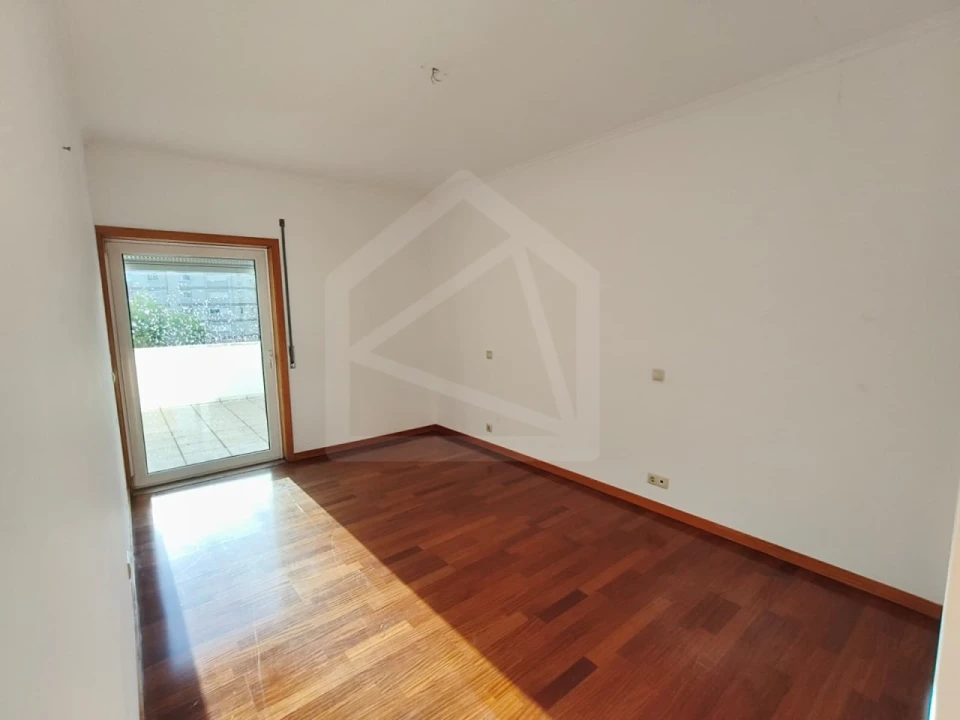 Apartamento T2 para Venda em São João da Madeira Foto 11