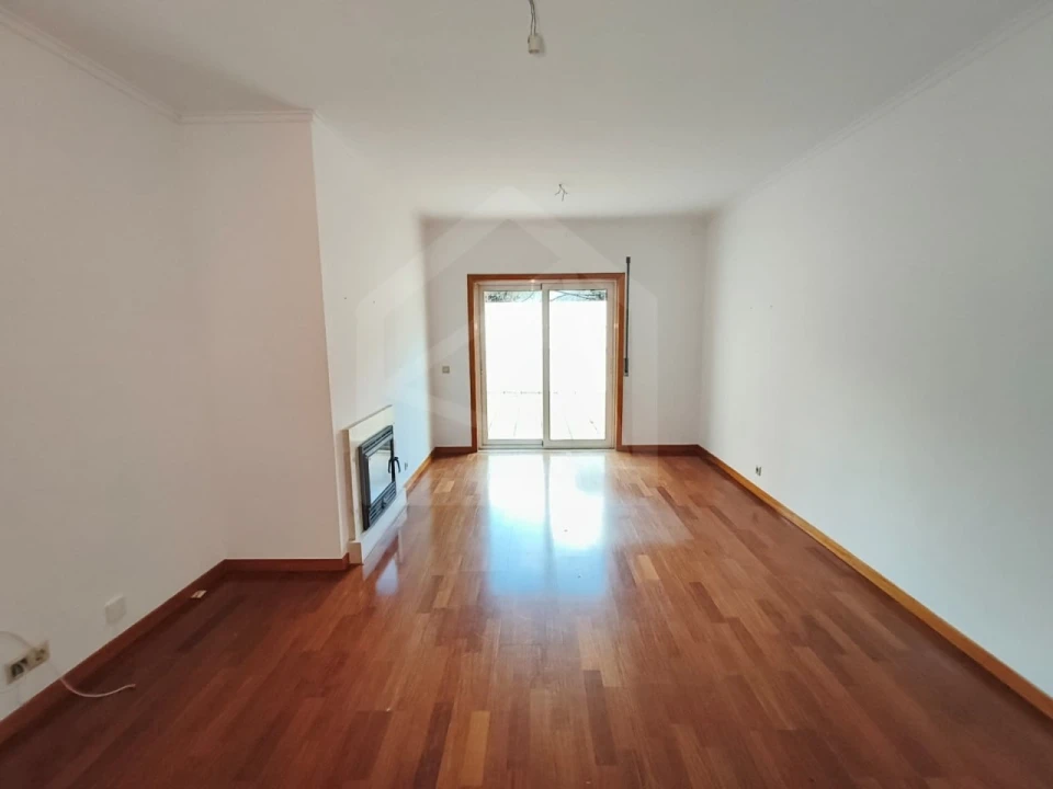 Apartamento T2 para Venda em São João da Madeira Foto 2