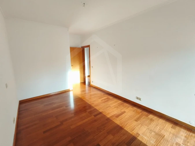 Apartamento T2 para Venda em São João da Madeira Foto 12