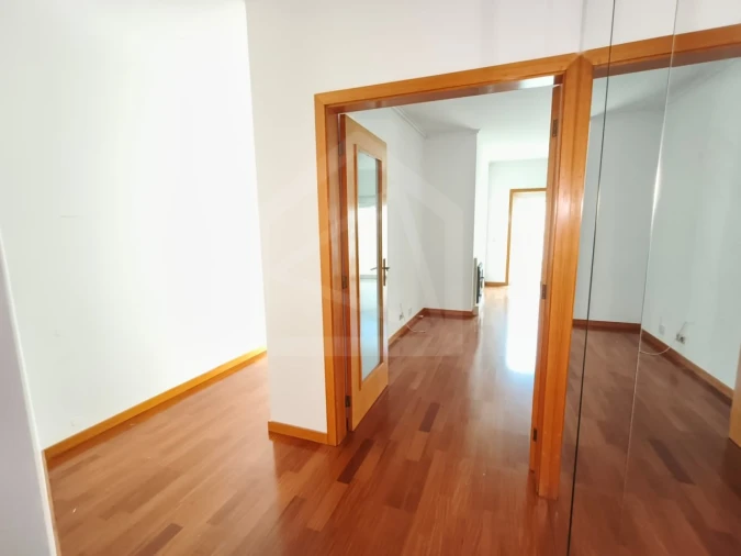 Apartamento T2 para Venda em São João da Madeira Foto 9