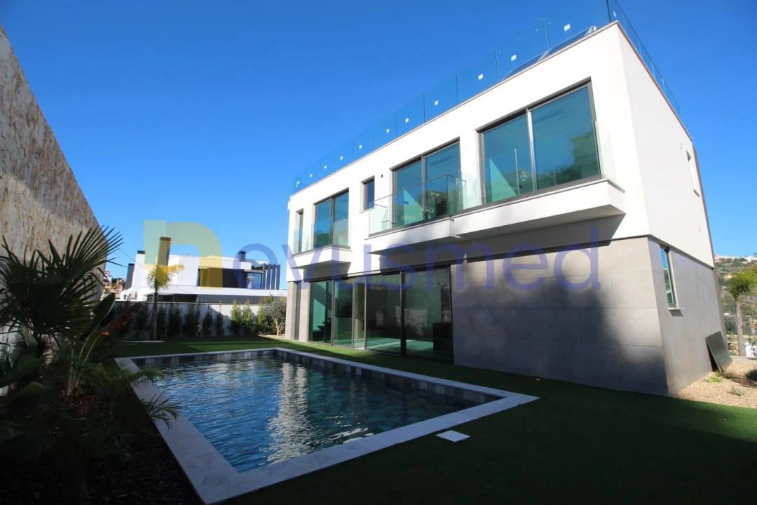 Moradia T4 para Venda em Albufeira e Olhos de Água Foto 1