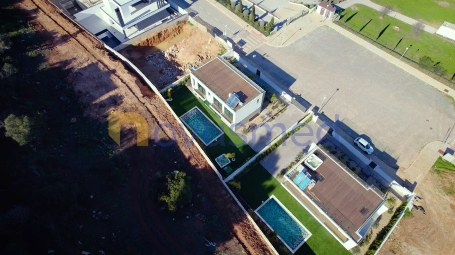 Moradia T4 para Venda em Albufeira e Olhos de Água Foto 10