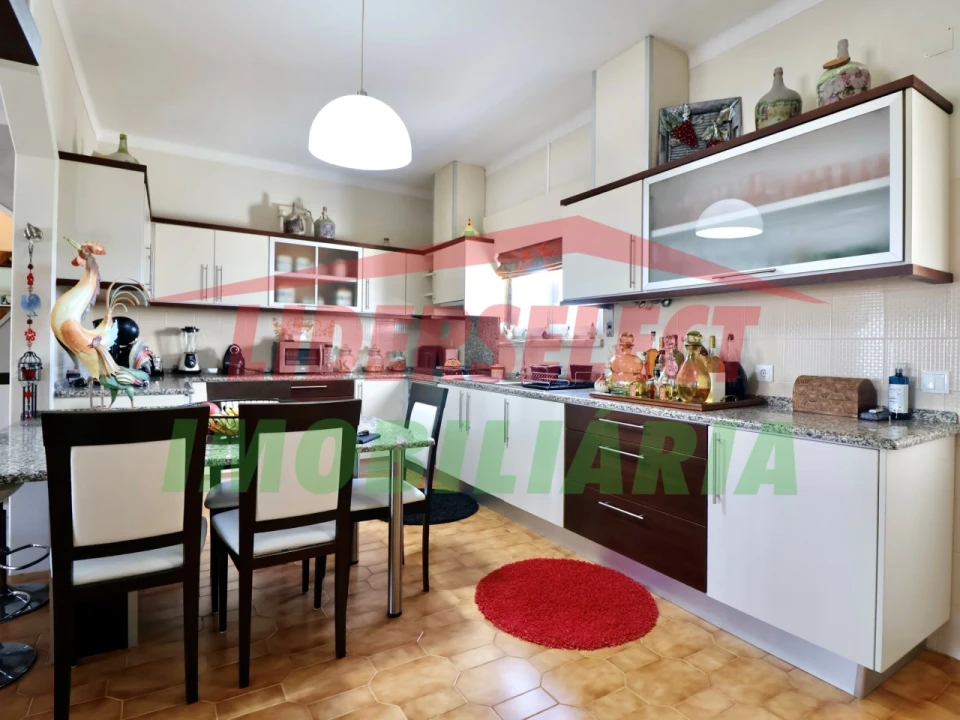 Moradia T4 para Venda em A dos Cunhados e Maceira Foto 13