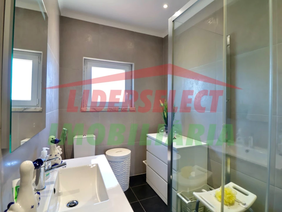 Moradia T4 para Venda em A dos Cunhados e Maceira Foto 45