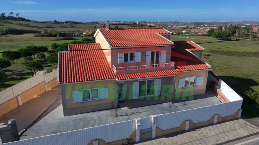 Moradia T4 para Venda em A dos Cunhados e Maceira